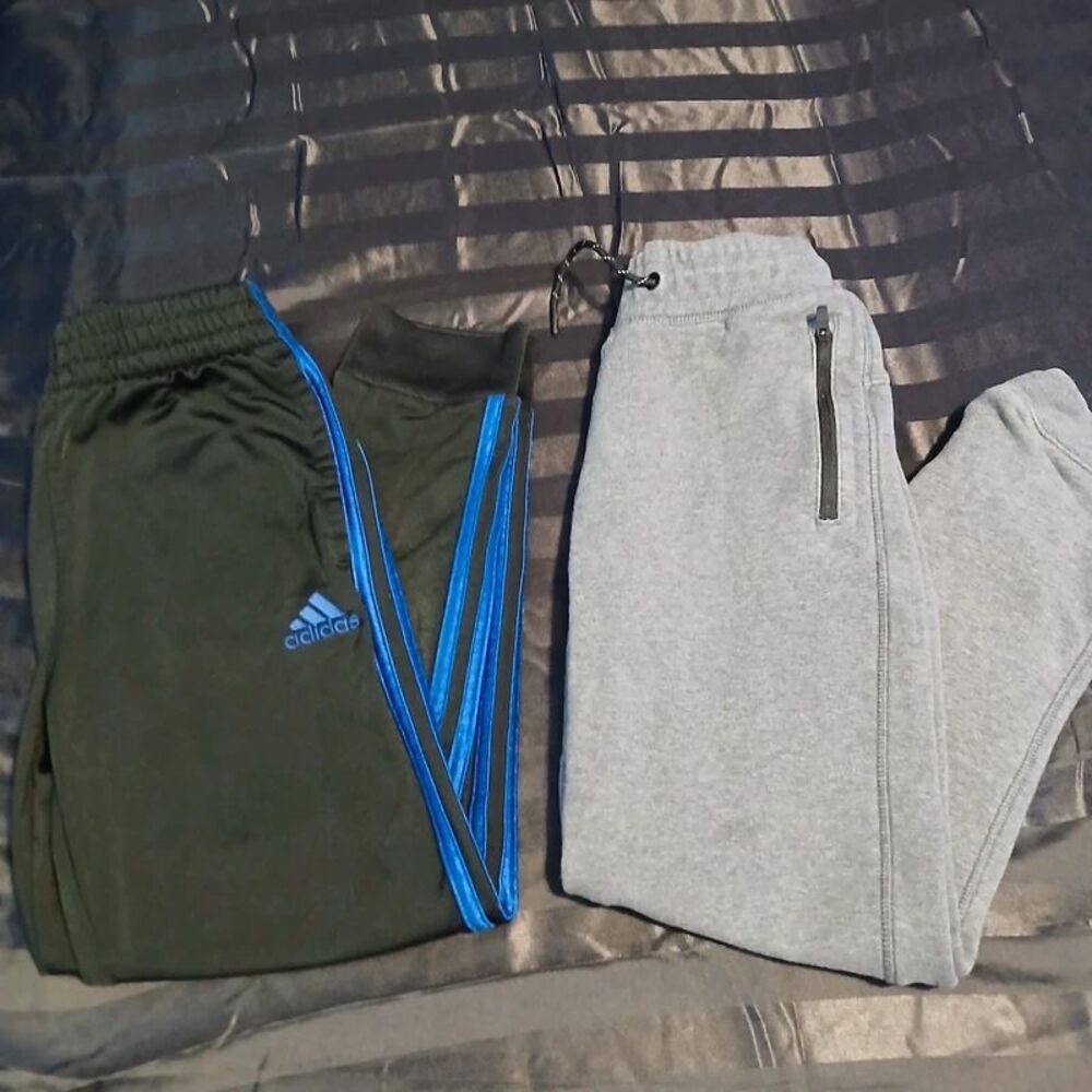Boys Adidas & Grey Tech Fleece Jogger Bundle - 2 Pack - Size 8